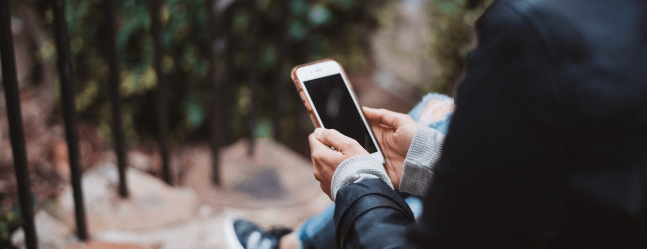 22 Funny Online Dating Profiles to Inspire You