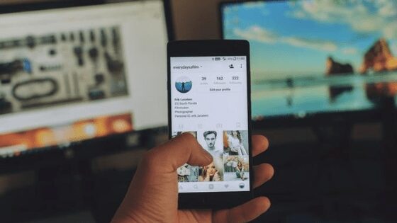 Man holding a phone